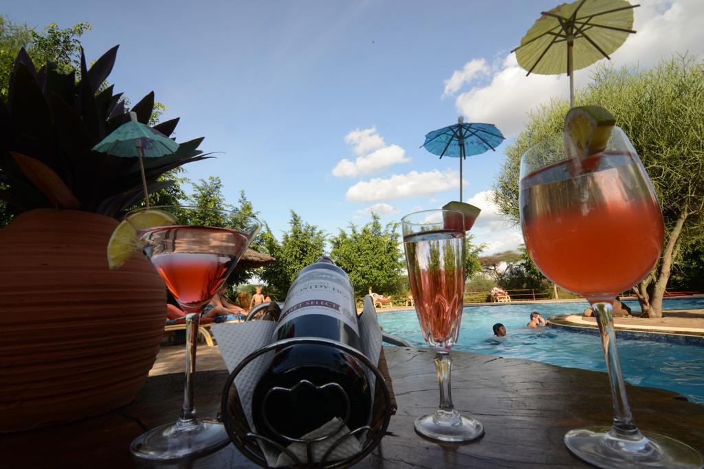 Kibo Safari Camp Lodge *